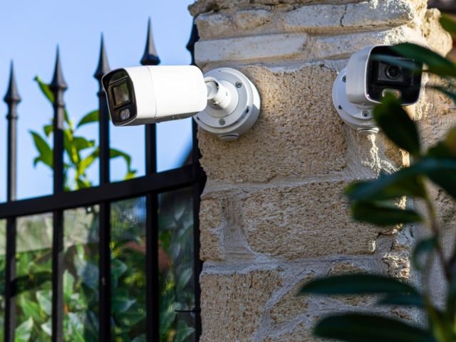 DIY vs. Professional CCTV Camera Installation for Your Business: What to Choose?
